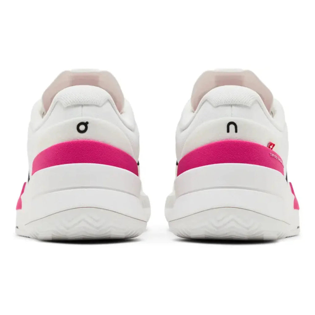 On THE ROGER Pro 2 Clay 'White Pink' (Women)