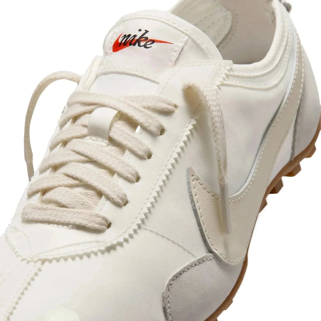 Nike Moon Shoe OG 'Summit White Gum' (Women)